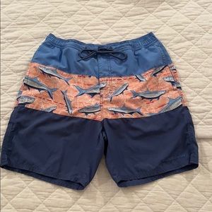 Vineyard vine men swim wear